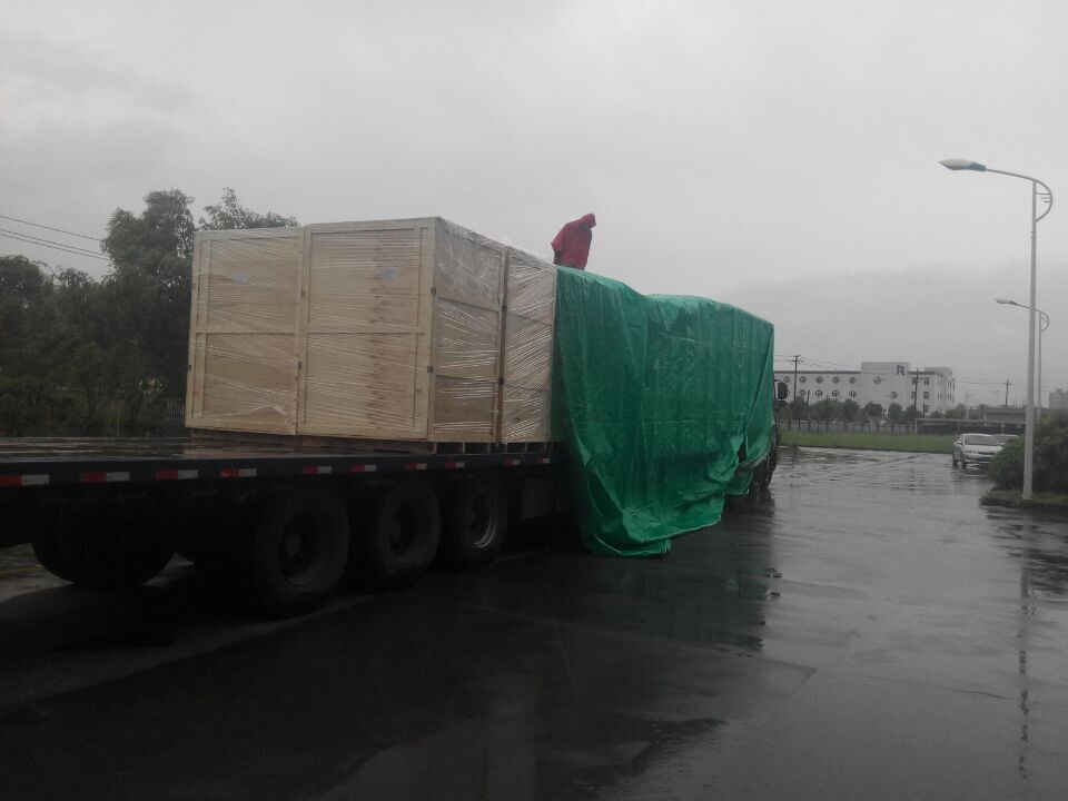 2017年6月北京創(chuàng)聯(lián)匯通電氣-雨中發(fā)貨現(xiàn)場，一直以顧客服務(wù)為較好